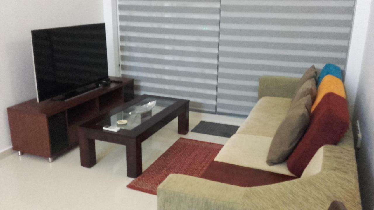Bella Vista Luxury Service Dehiwala - Excello Residencies Unit 5 Level 7 41a, Vandewart Place, Dehiwala Apartemen Kolombo