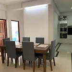 Bella Vista Luxury Service Apartments Dehiwala Colombo - Excello Residencies Unit 5 Level 7 41A, Vandewart Place, Dehiwala