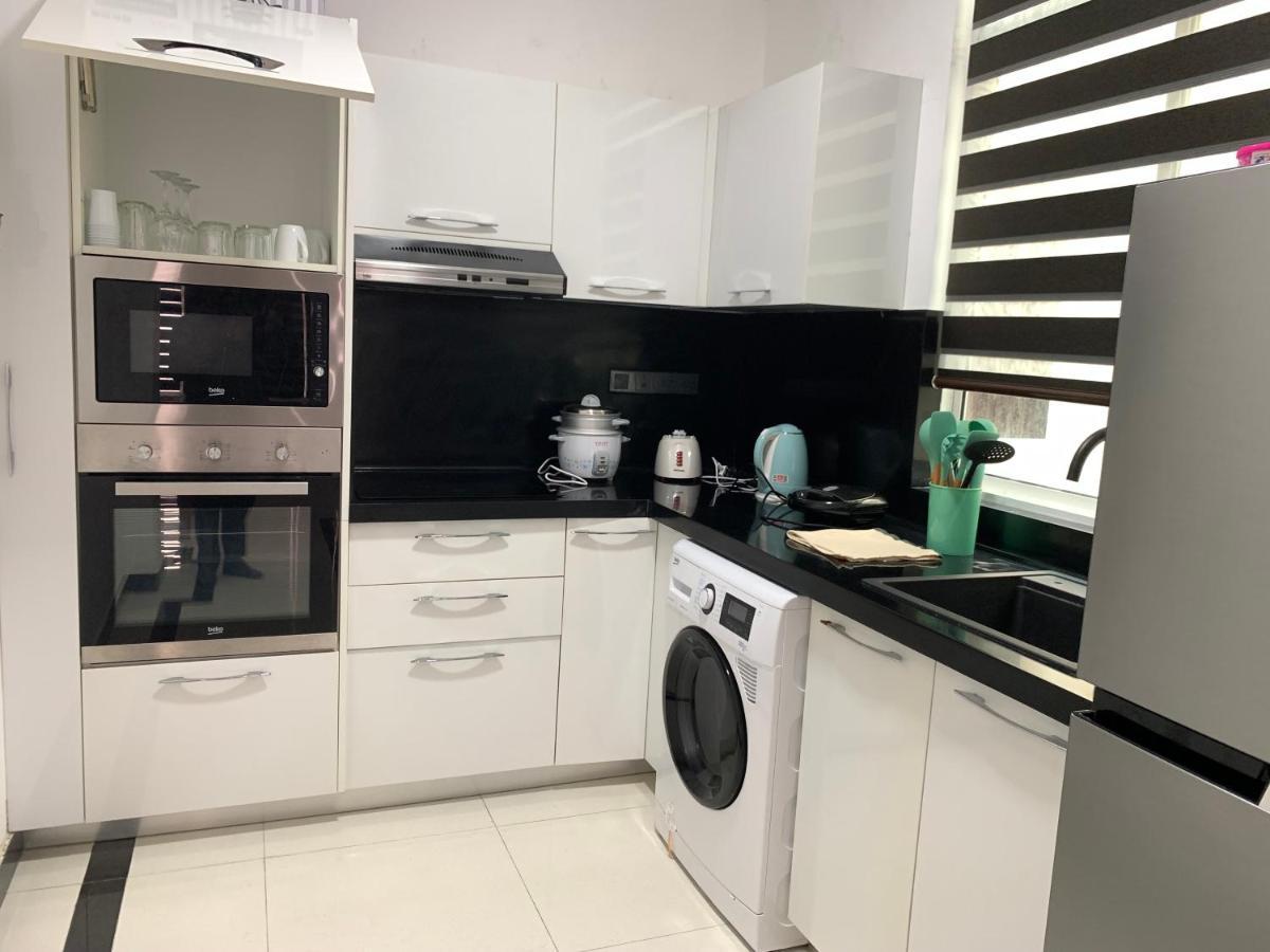 Bella Vista Luxury Service Dehiwala - Excello Residencies Unit 5 Level 7 41a, Vandewart Place, Dehiwala
